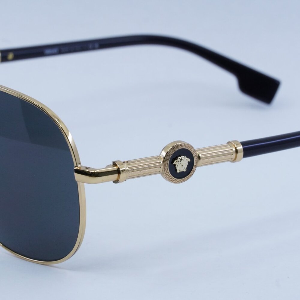 💯 NEW VERSACE VE2236 100287 GOLD/DARK GREY SUNGLASSES - Picture 3 of 10